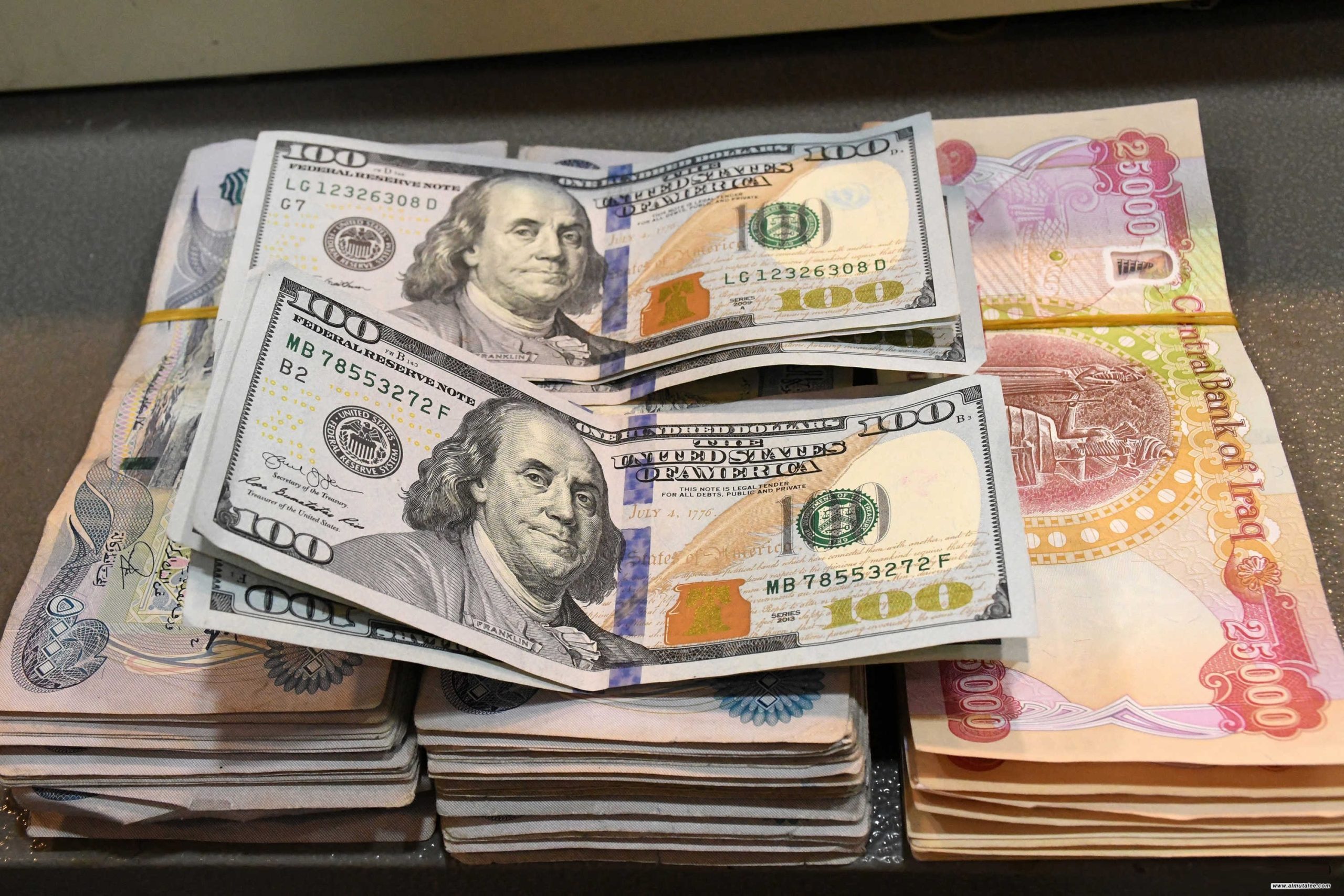 اسعار صرف الدولار تستقر عند الاغلاق