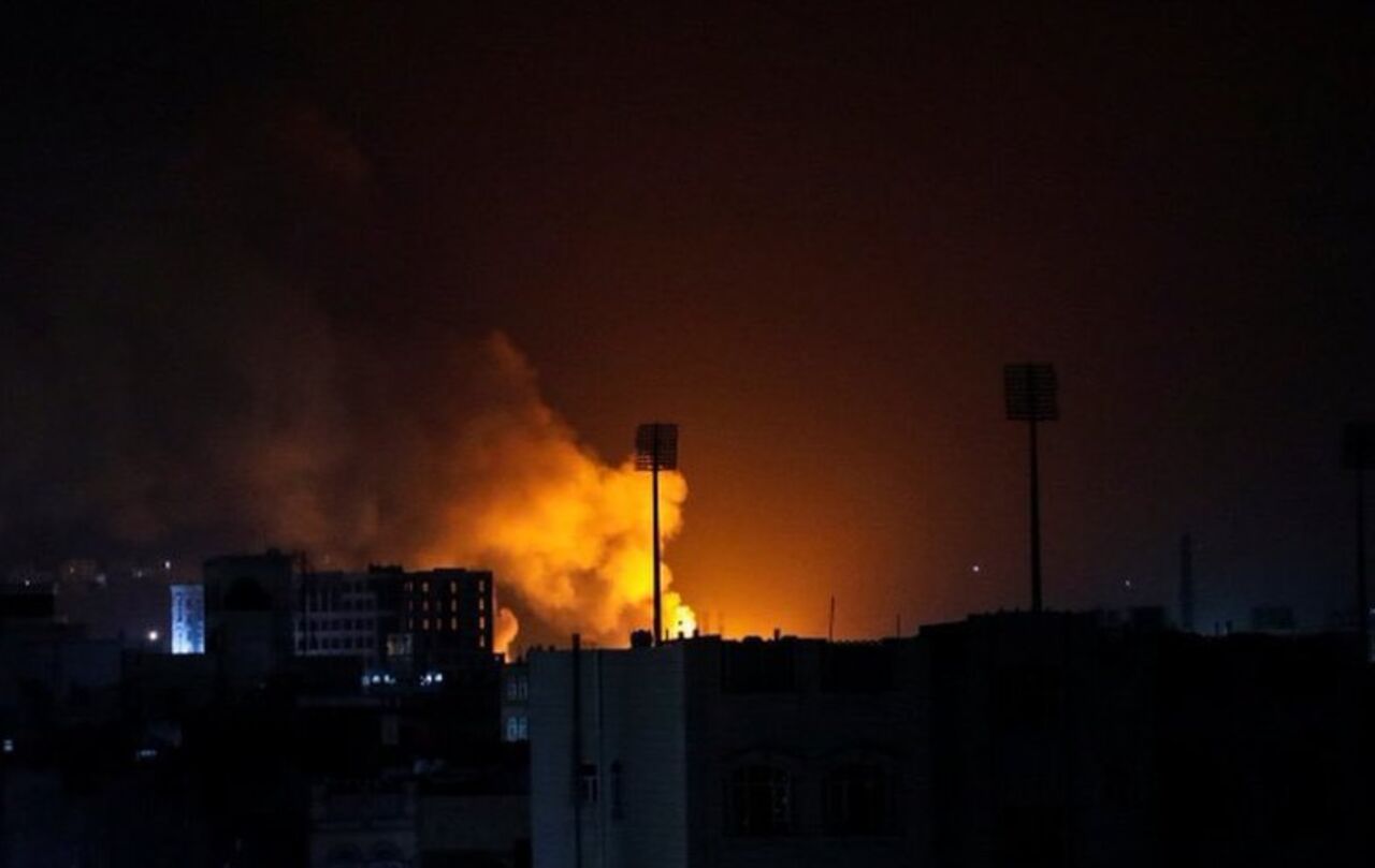 تصعيد جوي أميركي-بريطاني على صنعاء والجوف و15 جريحاً في سعوان