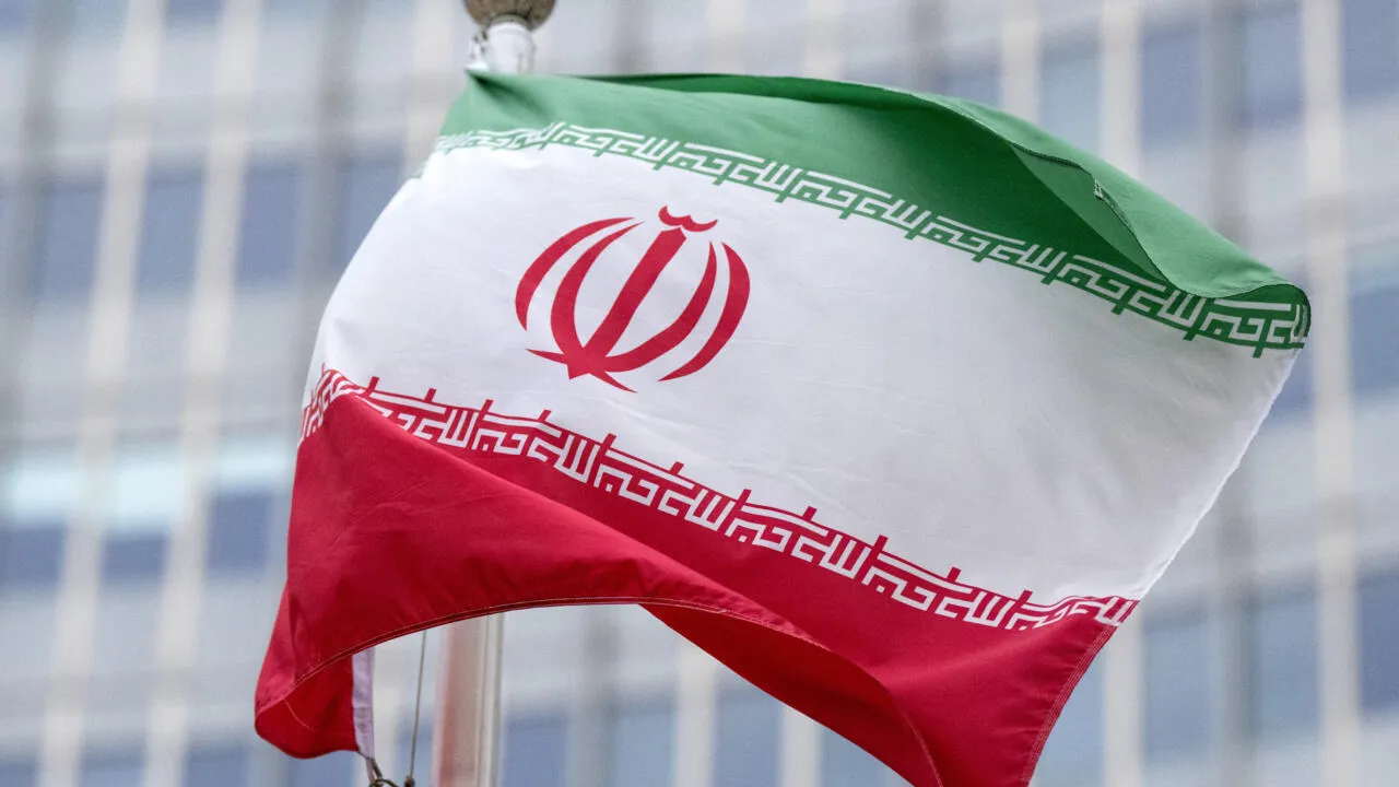 إيران: نتفاوض فقط بشأن الملف النووي وخطوطنا الحمراء ومواقفنا ثابتة ولن تتغير