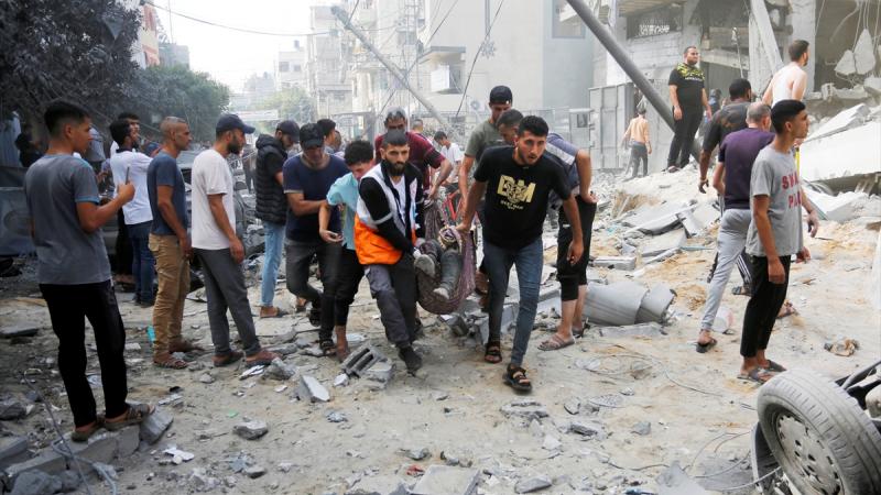 الاحتلال ينصب كمينًا دمويًا للمواطنين الجوعى قرب جسر وادي غزة