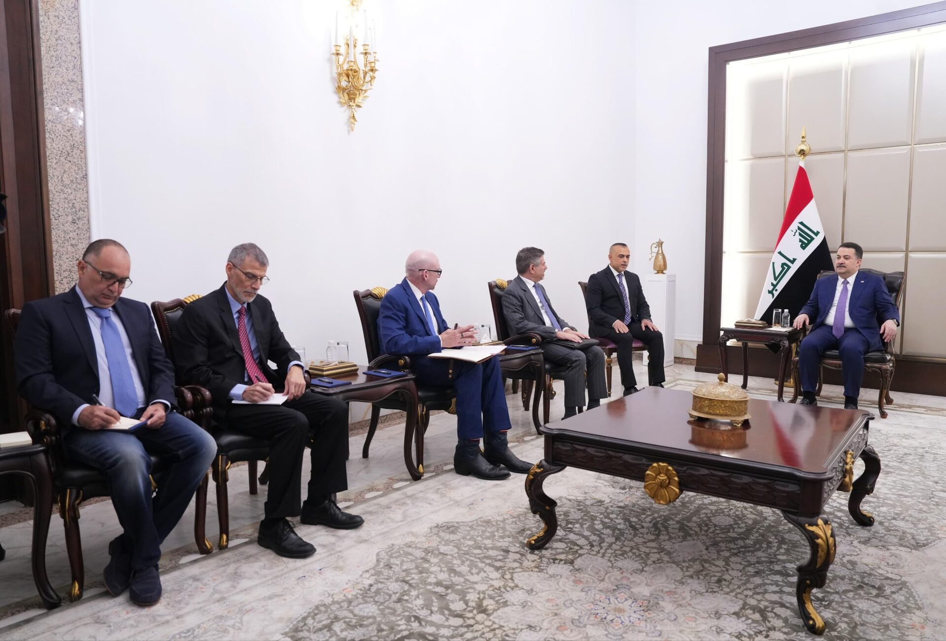 السوداني يستقبل وفد شركة مورغان هيوز الأميركية لبحث فرص التعاون النفطي