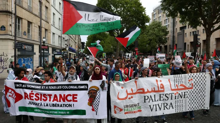 حماس تدعو لتصعيد الحراك العالمي ضد العدوان على غزة