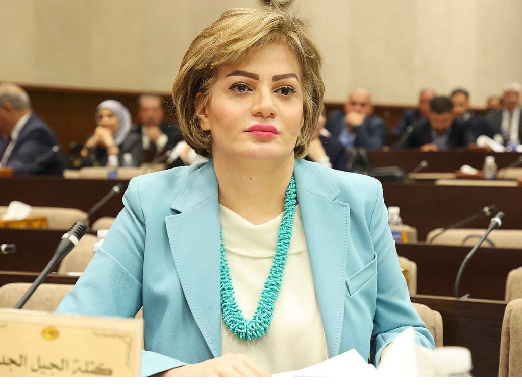 سروة عبد الواحد: أحزاب السلطة تهيمن على نفط كردستان والمنافذ الحدودية سروة عبد الواحد: أحزاب السلطة تهيمن على نفط كردستان والمنافذ الحدودية