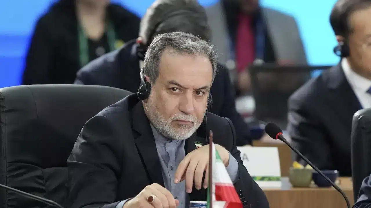 عراقجي: الخيار العسكري ليس الحل للنووي الإيراني عراقجي: الخيار العسكري ليس الحل للنووي الإيراني