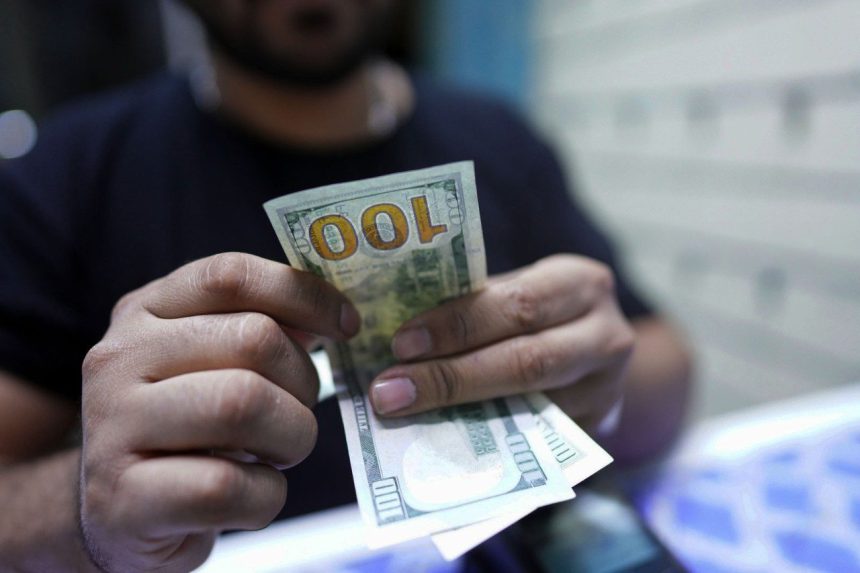 ارتفاع أسعار الصرف بالسوق المحلية: الـ100 دولار بـ 142.750 ديناراً عراقياً