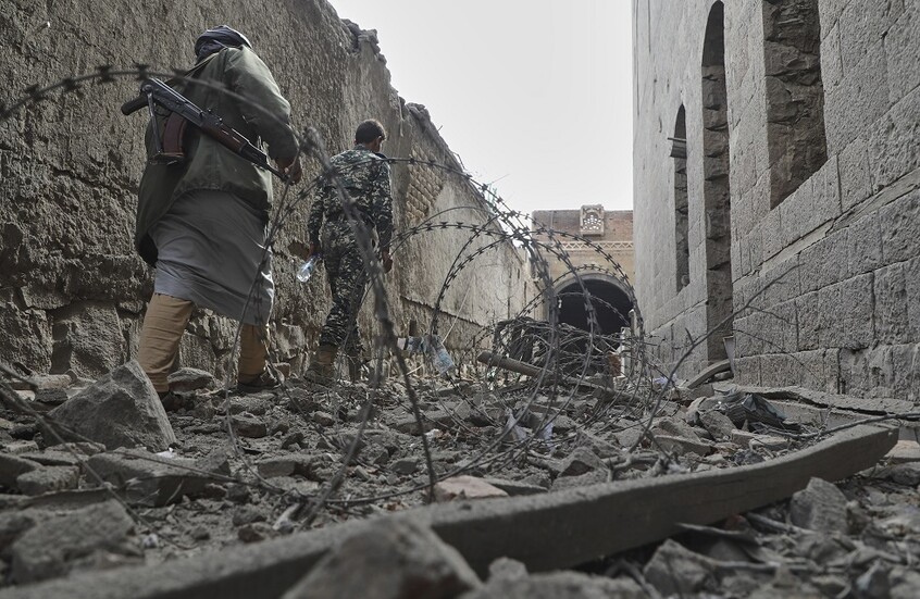 القوات المسلحة اليمنية : قصفنا أهدافا إسرائيلية حساسة بصاروخ باليستي فرط صوتي انشطاري متعدد الرؤوس