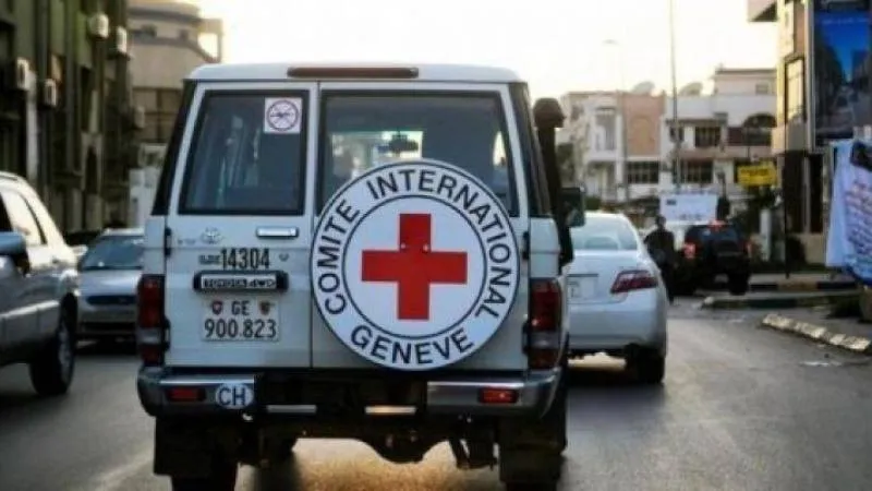 الصليب الأحمر يعلن بدء إطلاق سراح الدفعة الأولى من الرهائن الإسرائيليين
