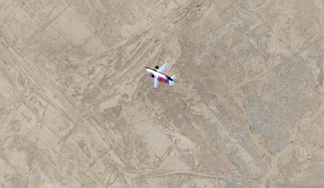 وزارة النقل توضح بشأن تداول صور عبر Google Earth تُظهر طائرة مركونة في صحراء السماوة: