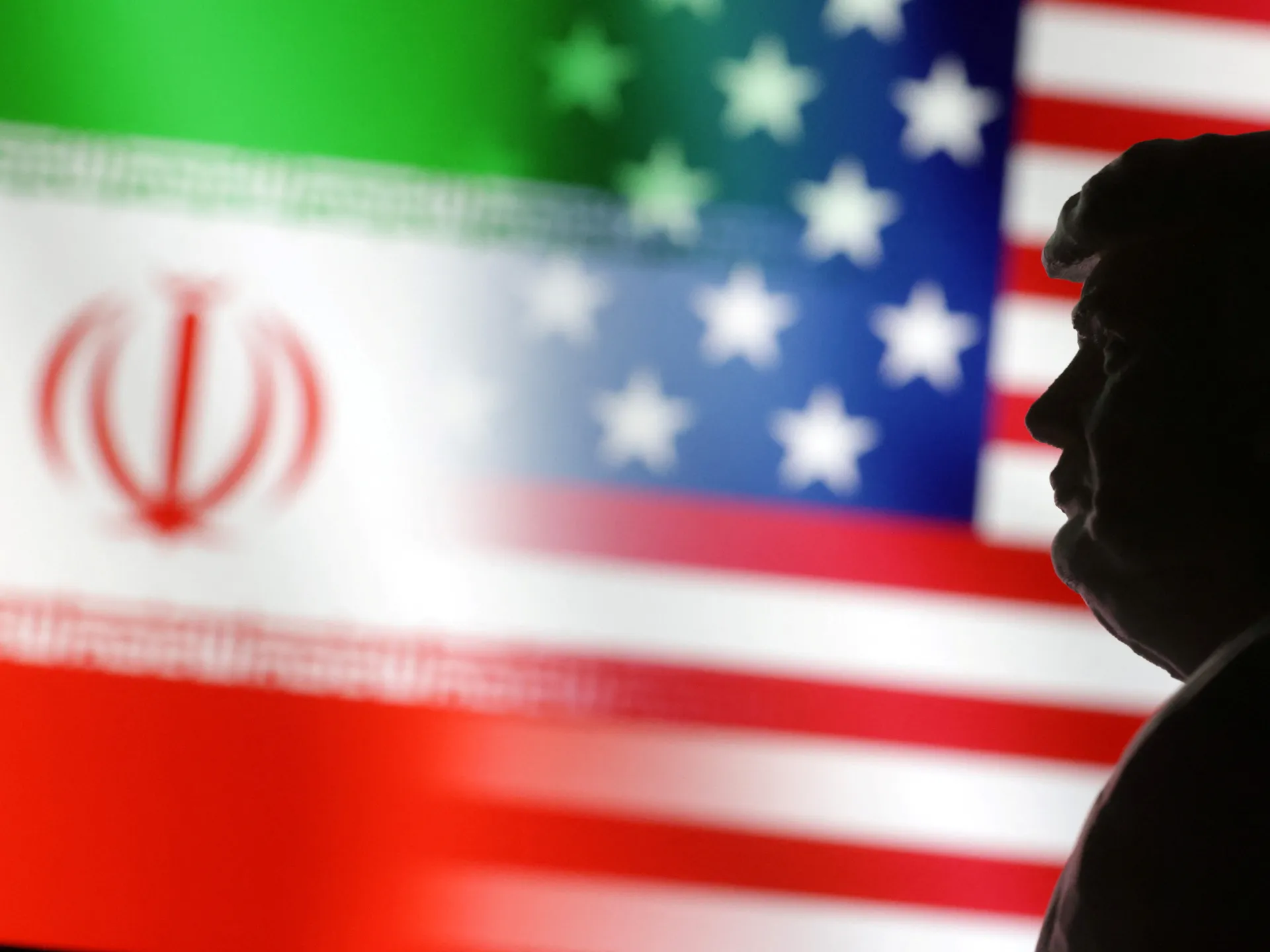 ترامب: افضل الدبلوماسية مع طهران في المفاوضات
