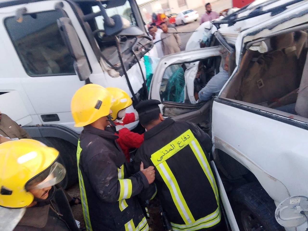 الدفاع المدني: انتشال جثامين 7 ضحايا إثر حادث مروري مروع في قضاء البدير بمحافظة الديوانية